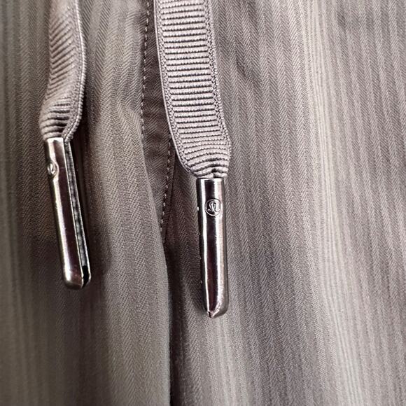 Lululemon Dance Studio Mid-Rise Cropped Pant, Army Green, Size 8 - Picture 8 of 9